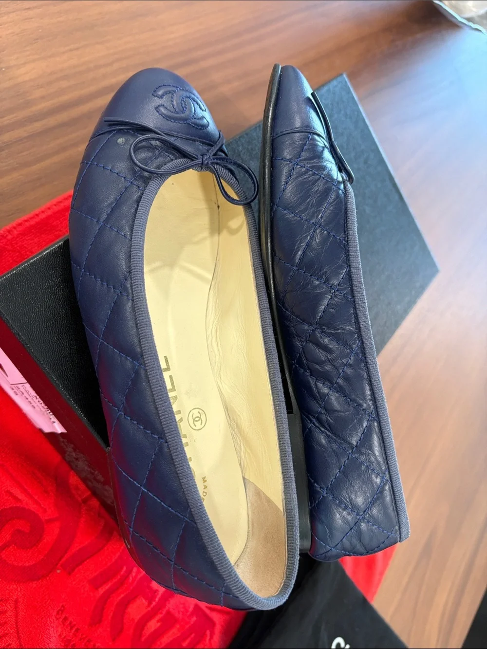 CHANEL Leather Ballet Tumbled Cal Embossed reasonable offers minor scratches